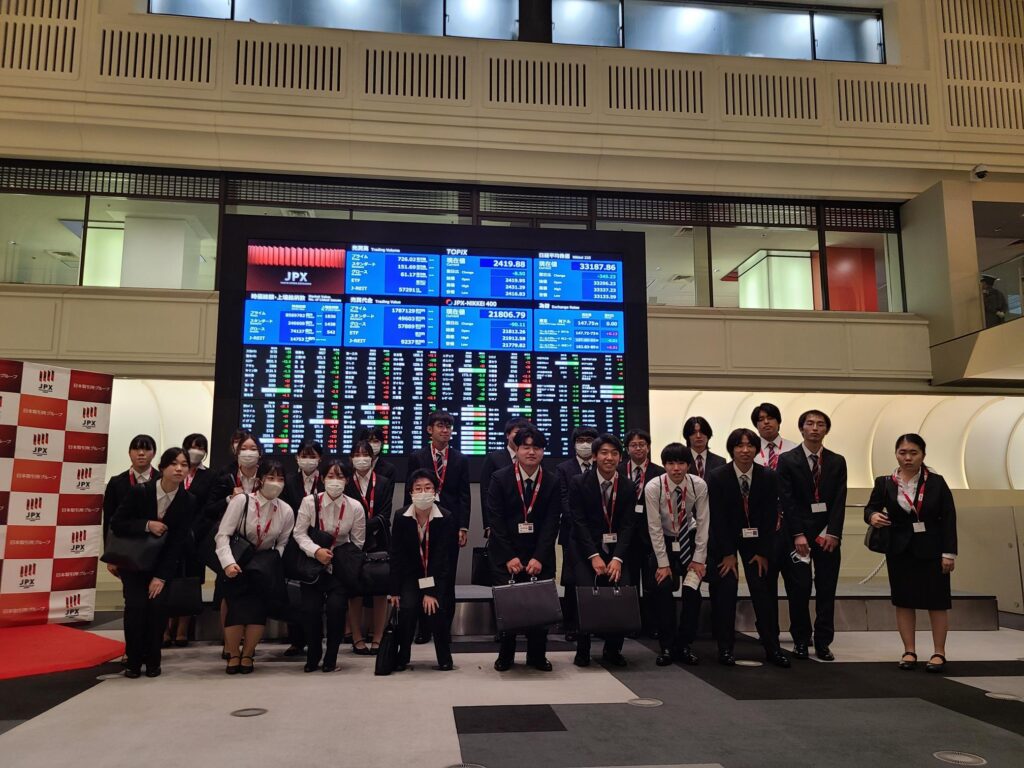 東京証券取引所を見学させていただきました！